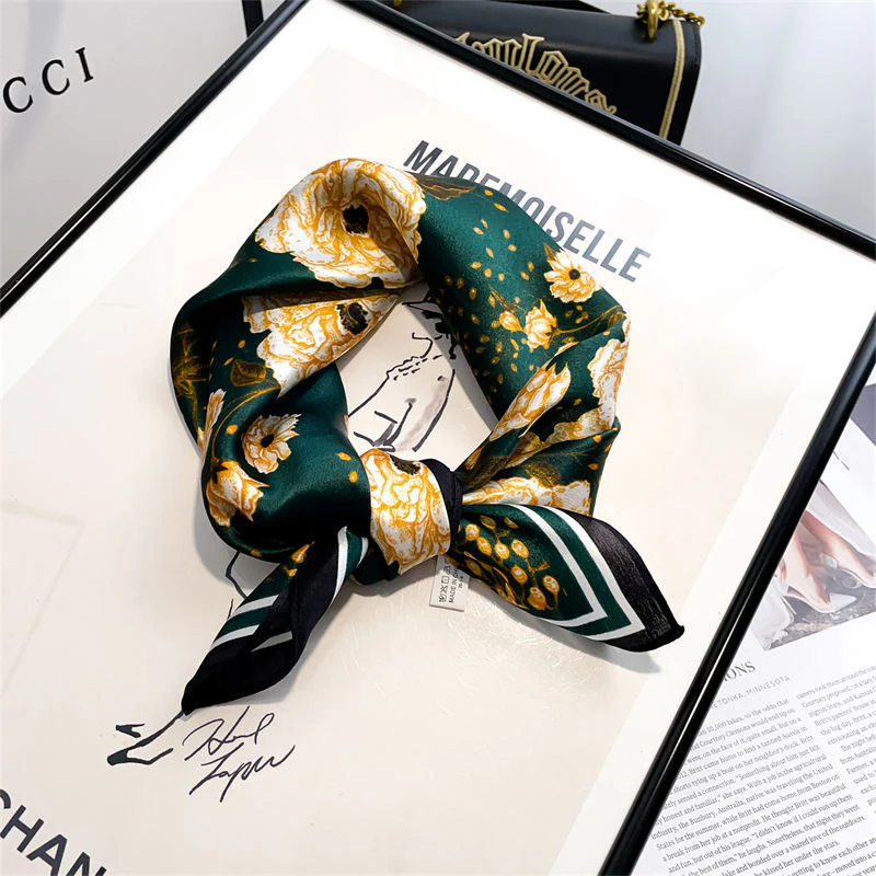 Carré 100% Soie Signature | La Parisienne - Image 3