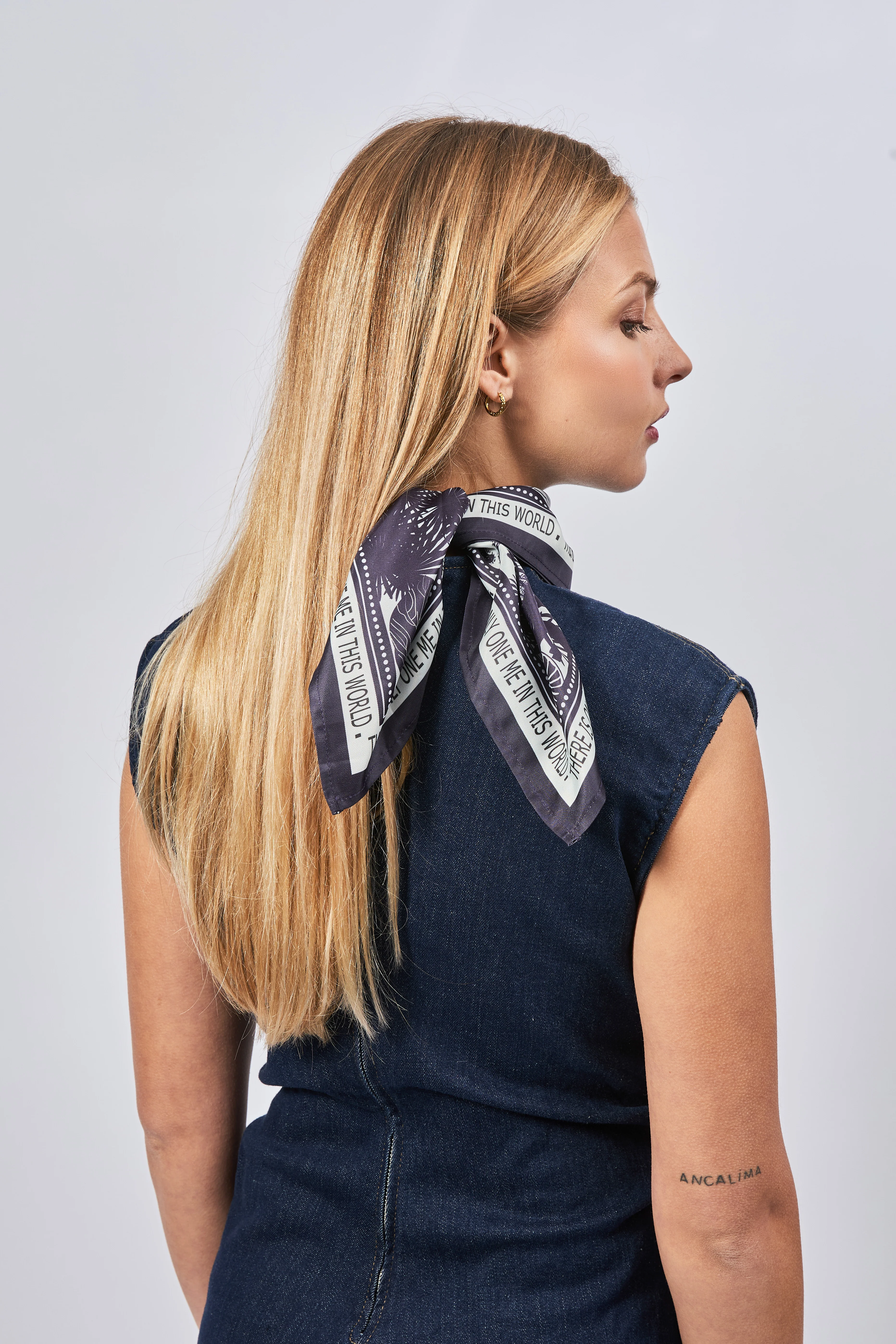 Carré 100% Soie Signature | La Parisienne - Image 3