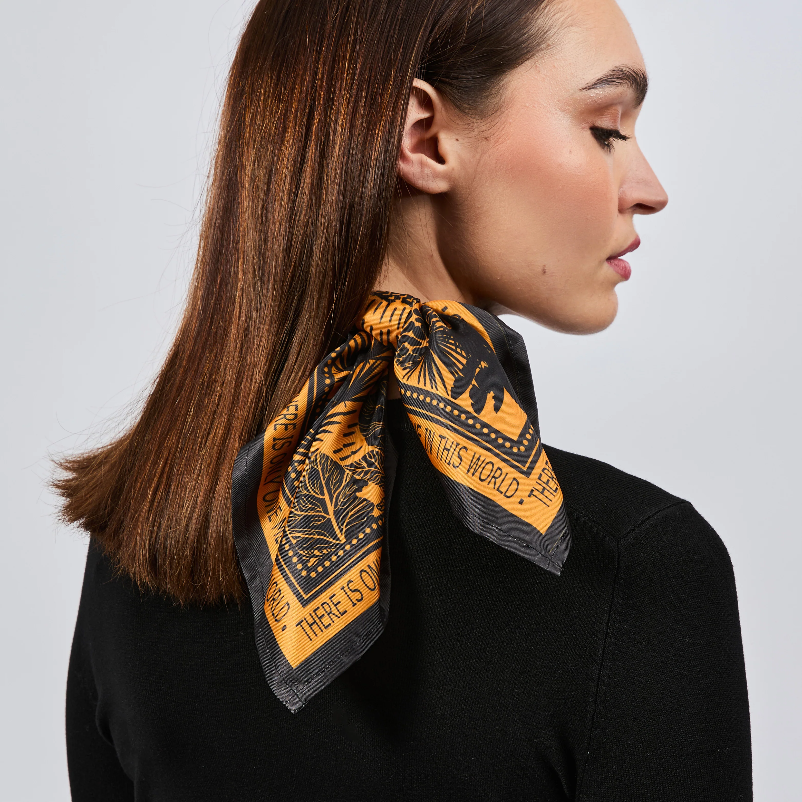 Carré 100% Soie Signature | La Parisienne - Image 3