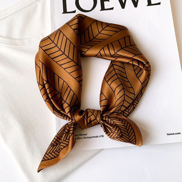 Carré 100% Soie Signature | La Parisienne - Image 4