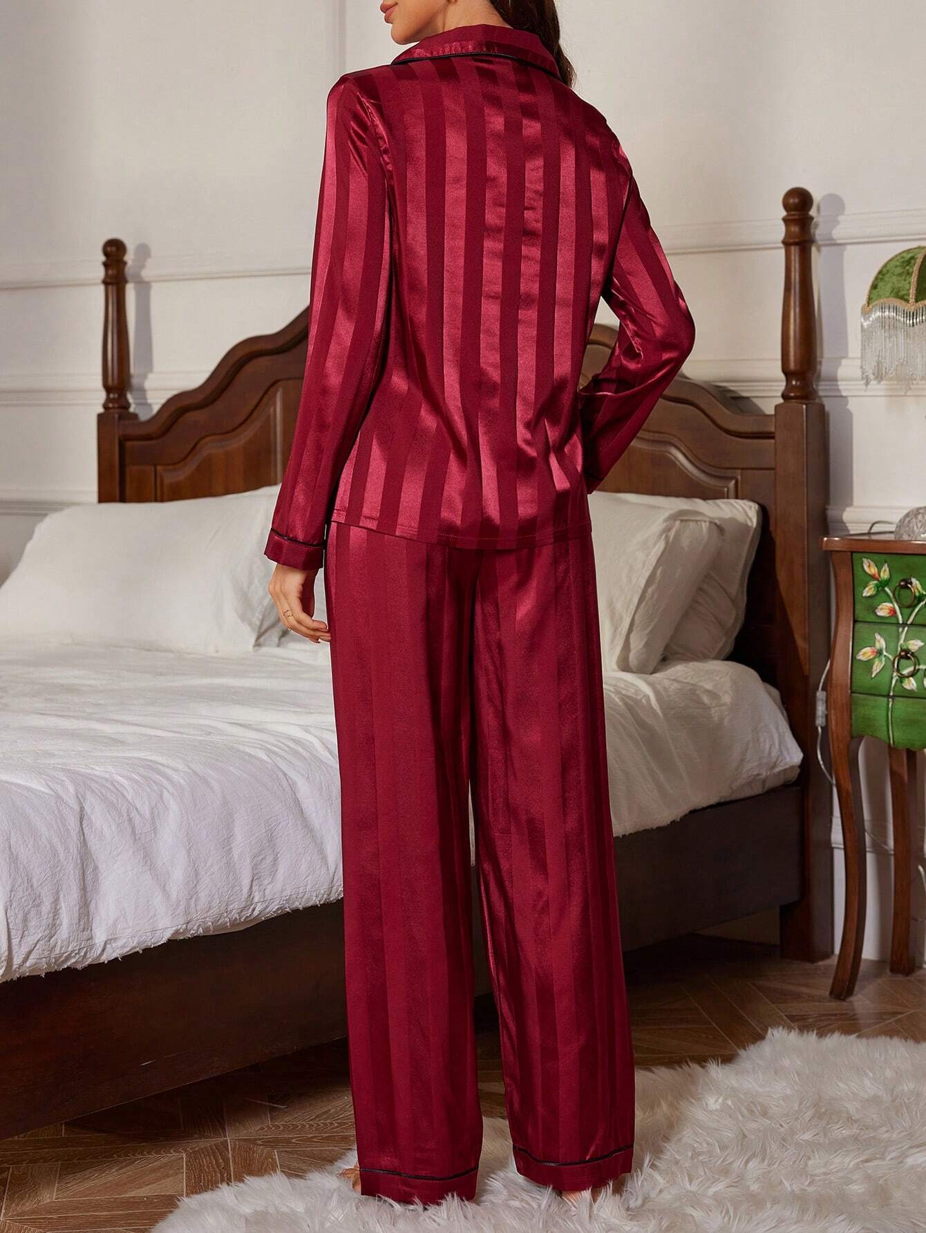 Ensemble Pyjama Long à Rayure en Satin de Soie | La Parisienne - Image 5