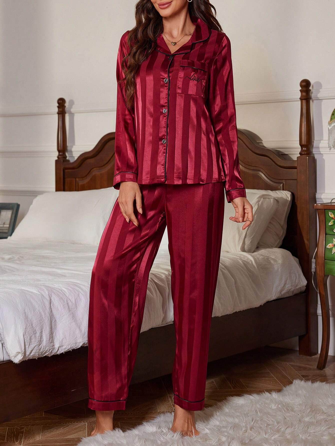 Ensemble Pyjama Long à Rayure en Satin de Soie | La Parisienne - Image 7