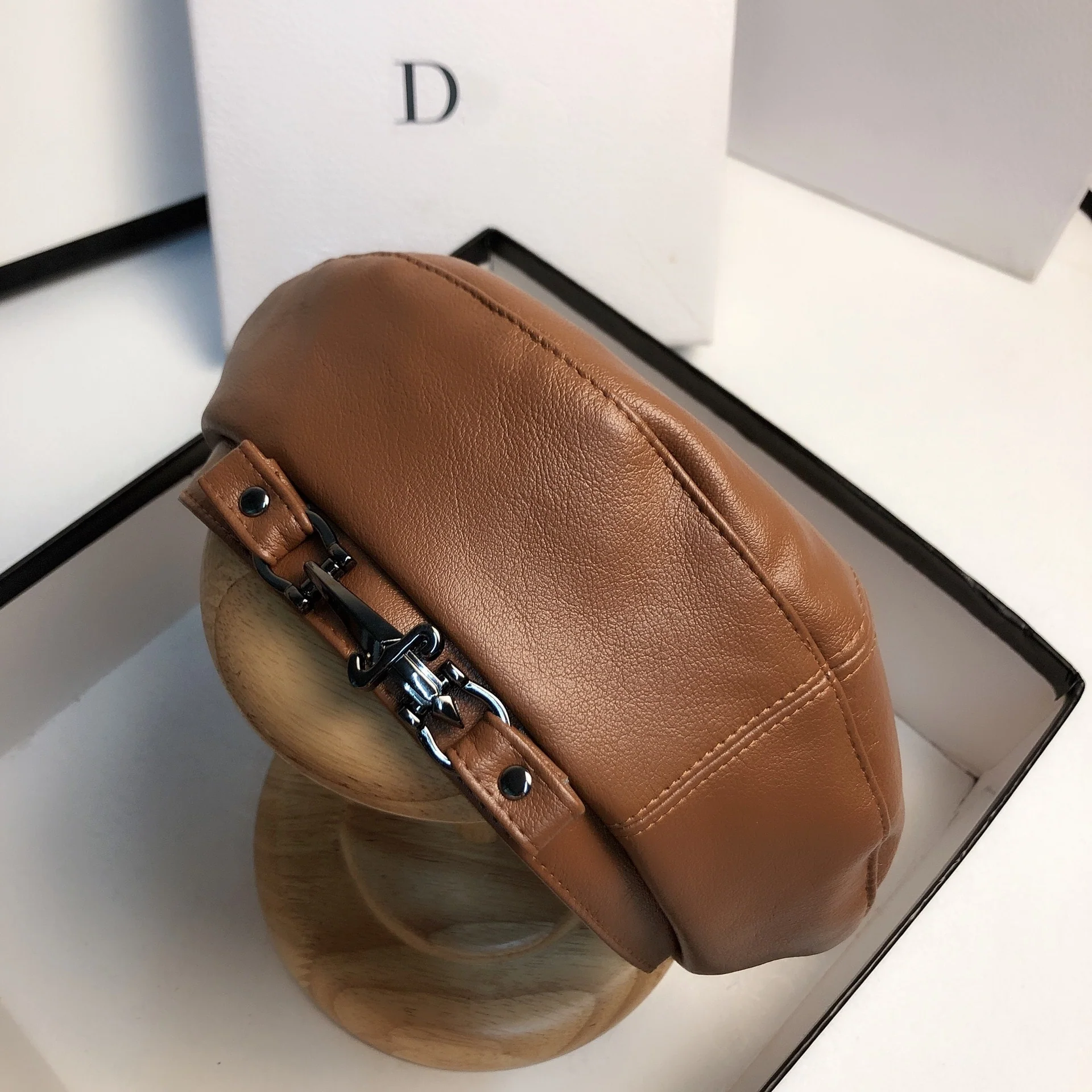 Béret en Cuir Femme | La Parisienne - Image 6