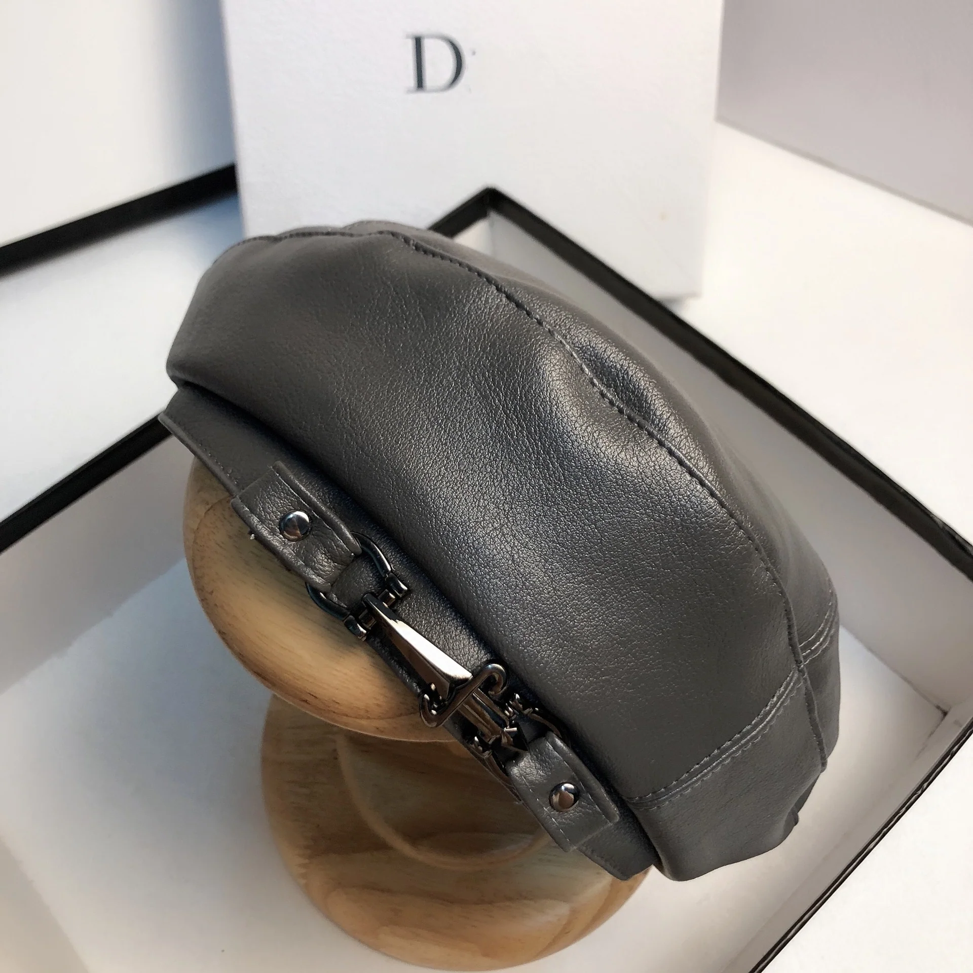 Béret en Cuir Femme | La Parisienne - Image 7