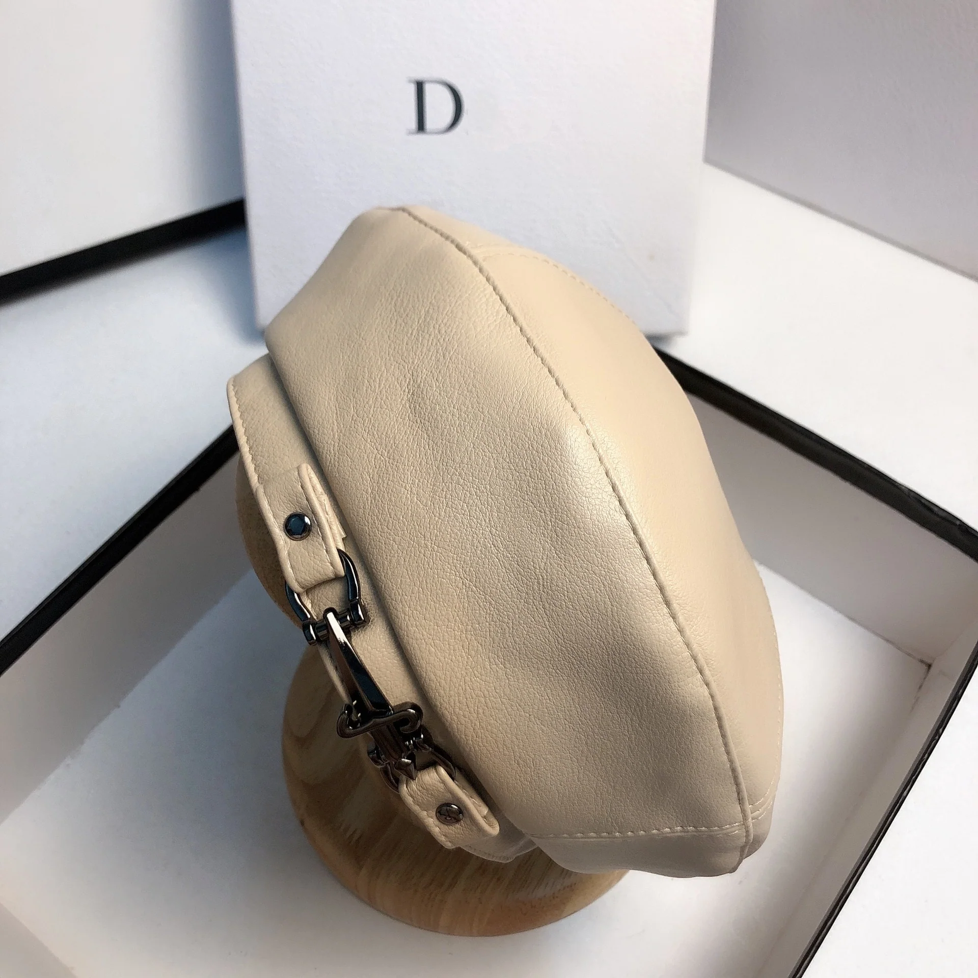 Béret en Cuir Femme | La Parisienne - Image 8